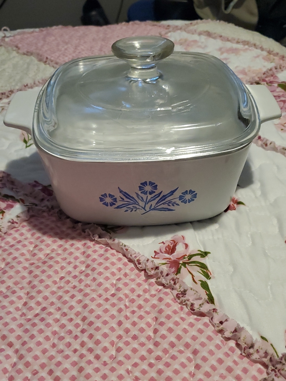 1 1/2 Qt.Corningware White Casserole Dish with Blue Floral Pattern and Glass Lid